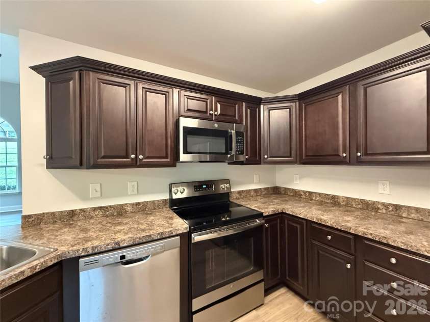 117 Sundance Circle, Statesville, NC 28625.  MLS# CAR4429597, YatesRealty ID 53618. 