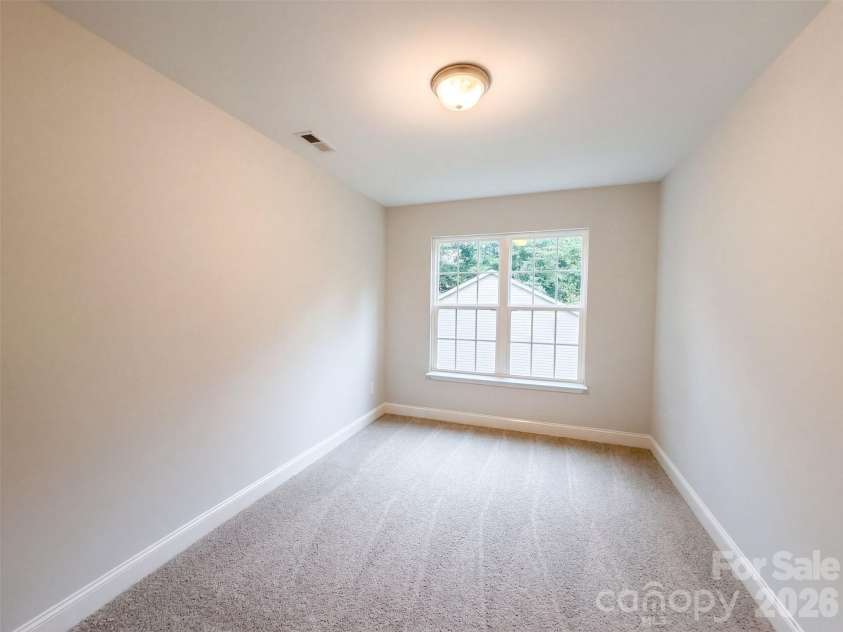 117 Sundance Circle, Statesville, NC 28625.  MLS# CAR4429597, YatesRealty ID 53618. 