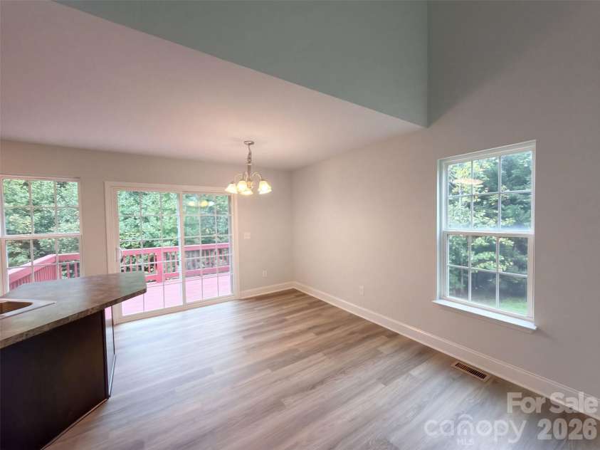 117 Sundance Circle, Statesville, NC 28625.  MLS# CAR4429597, YatesRealty ID 53618. 