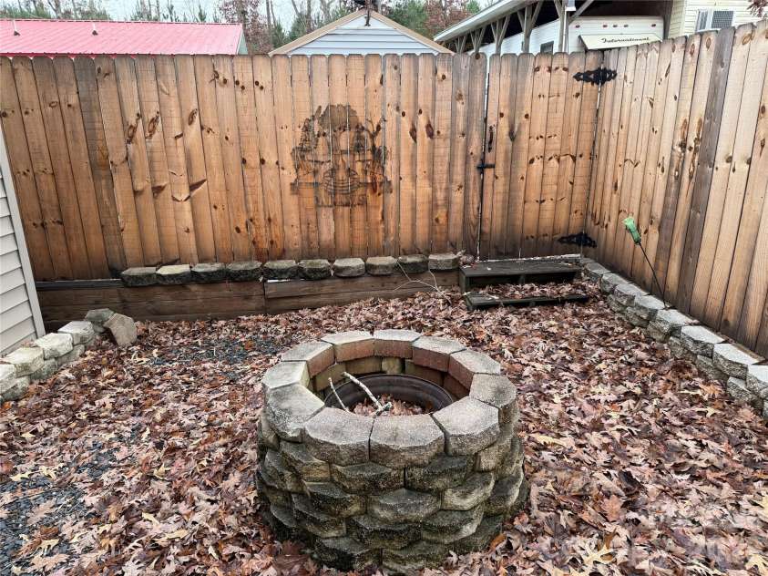 116 Muskhogean Way, Mount Gilead, NC 27306.  MLS# CAR4328342, YatesRealty ID 5362. 