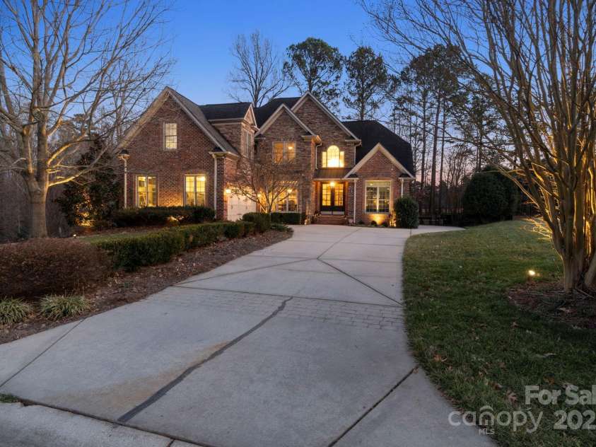 2012 Tomshire Drive, Gastonia, NC 28056.  MLS# CAR4131754, YatesRealty ID 5362. 