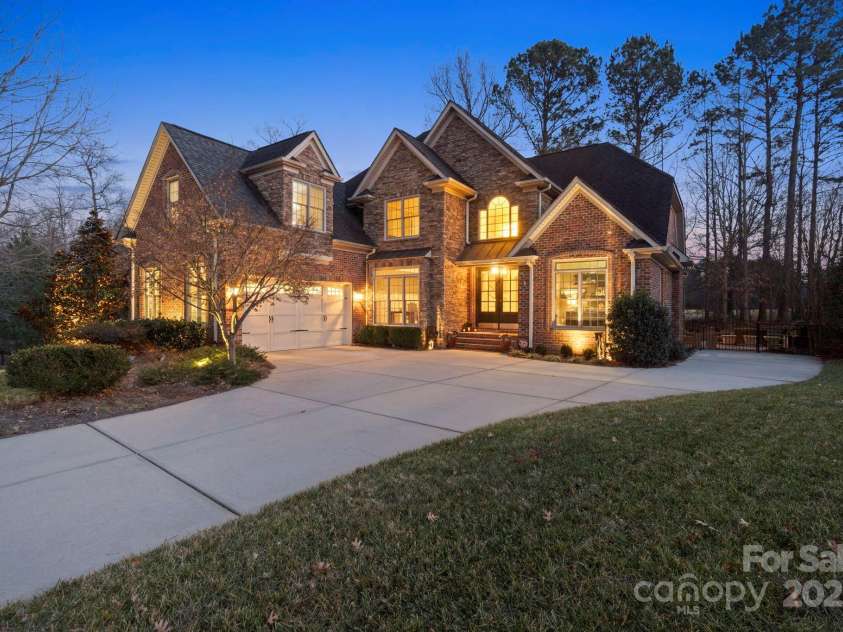 2012 Tomshire Drive, Gastonia, NC 28056.  MLS# CAR4131754, YatesRealty ID 5362. 