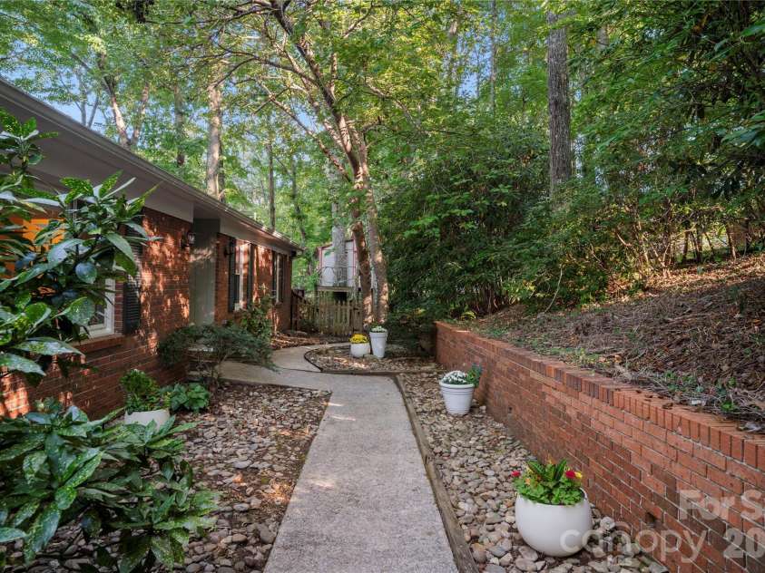8 Galax Lane, Hendersonville, NC 28791.  MLS# CAR4416703, YatesRealty ID 53622. 