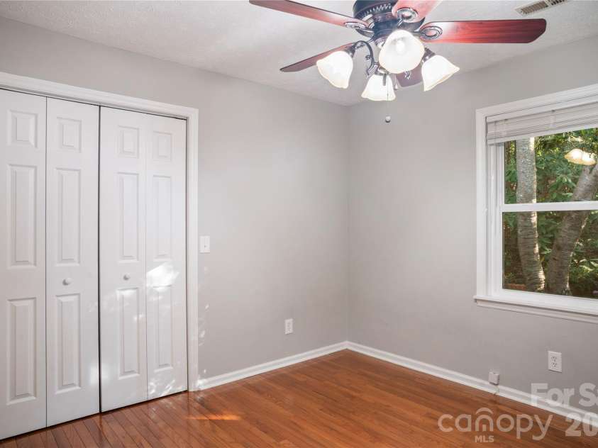 8 Galax Lane, Hendersonville, NC 28791.  MLS# CAR4416703, YatesRealty ID 53622. 