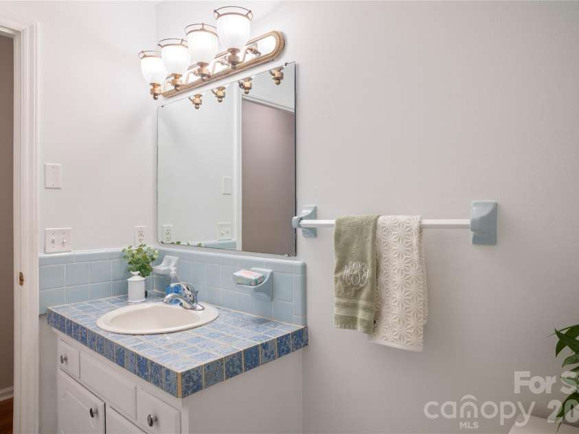 8 Galax Lane, Hendersonville, NC 28791.  MLS# CAR4416703, YatesRealty ID 53622. 