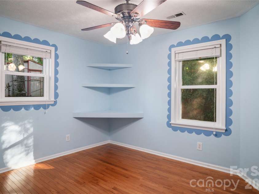 8 Galax Lane, Hendersonville, NC 28791.  MLS# CAR4416703, YatesRealty ID 53622. 
