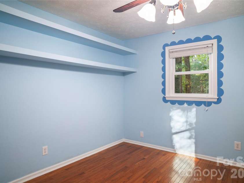 8 Galax Lane, Hendersonville, NC 28791.  MLS# CAR4416703, YatesRealty ID 53622. 