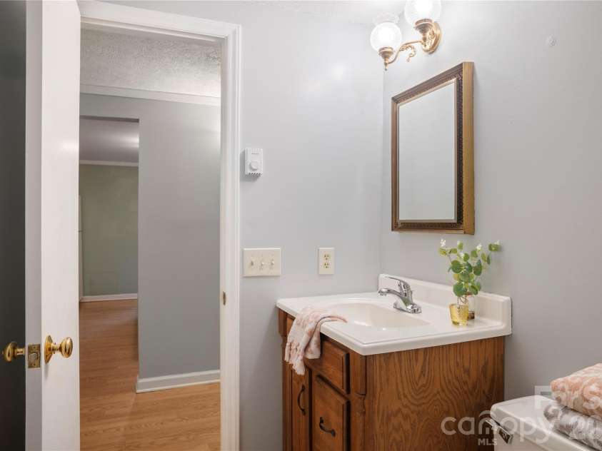 8 Galax Lane, Hendersonville, NC 28791.  MLS# CAR4416703, YatesRealty ID 53622. 