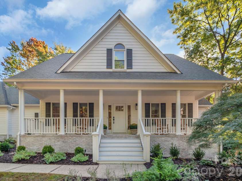 211 Pat Stough Lane, Davidson, NC 28036.  MLS# CAR4429615, YatesRealty ID 53623. 