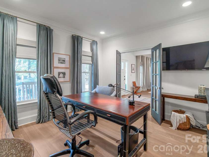 211 Pat Stough Lane, Davidson, NC 28036.  MLS# CAR4429615, YatesRealty ID 53623. 
