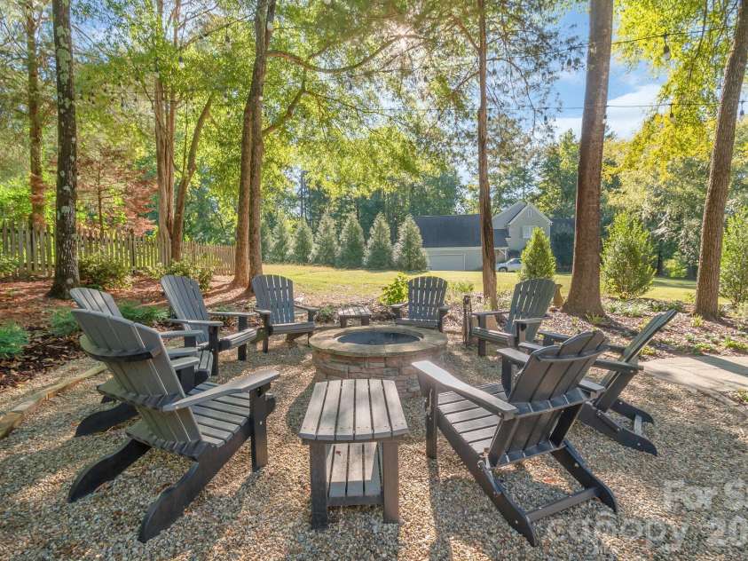 211 Pat Stough Lane, Davidson, NC 28036.  MLS# CAR4429615, YatesRealty ID 53623. 