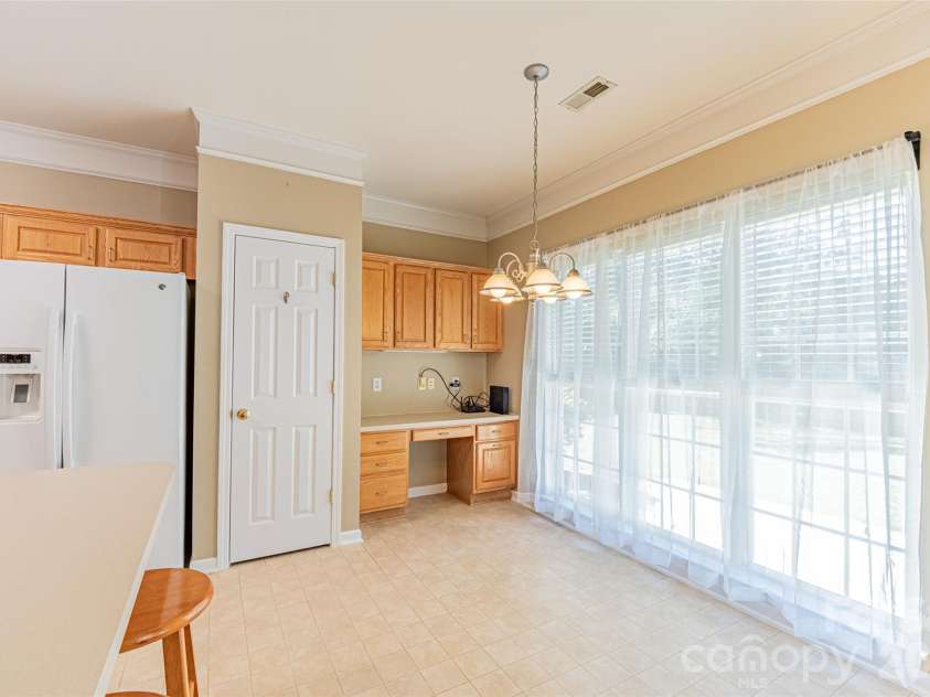 3109 Yates Mill Drive, Concord, NC 28027.  MLS# CAR4425009, YatesRealty ID 53626. Breakfast area