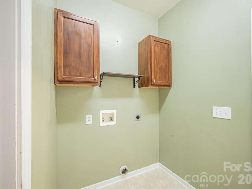 3109 Yates Mill Drive, Concord, NC 28027.  MLS# CAR4425009, YatesRealty ID 53626. Laundry room