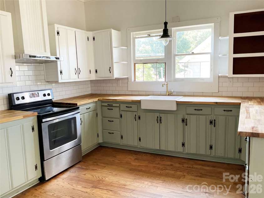208 Ransom Street, Gastonia, NC 28052.  MLS# CAR4429633, YatesRealty ID 53629. 