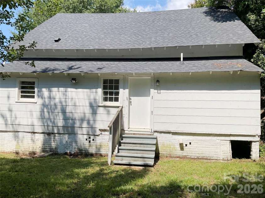 208 Ransom Street, Gastonia, NC 28052.  MLS# CAR4429633, YatesRealty ID 53629. 