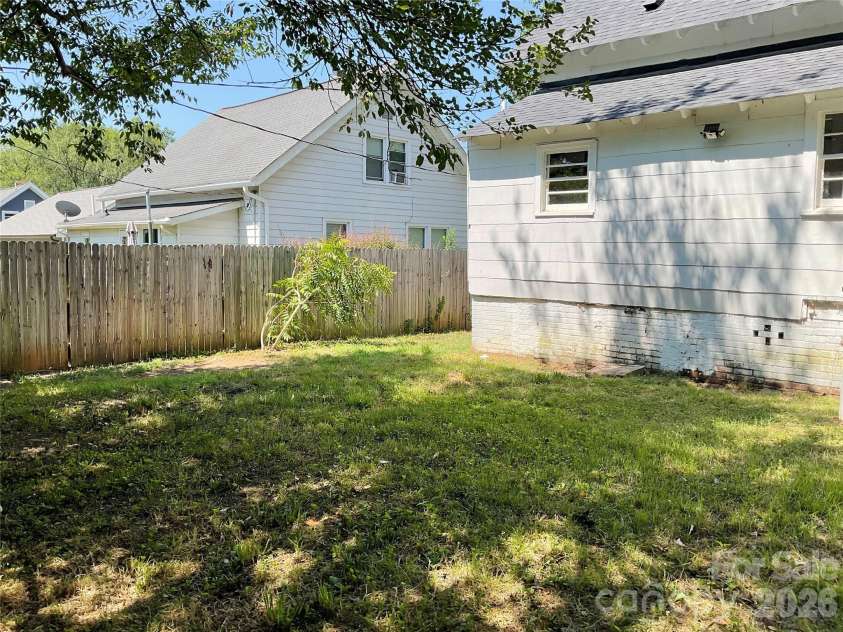 208 Ransom Street, Gastonia, NC 28052.  MLS# CAR4429633, YatesRealty ID 53629. 
