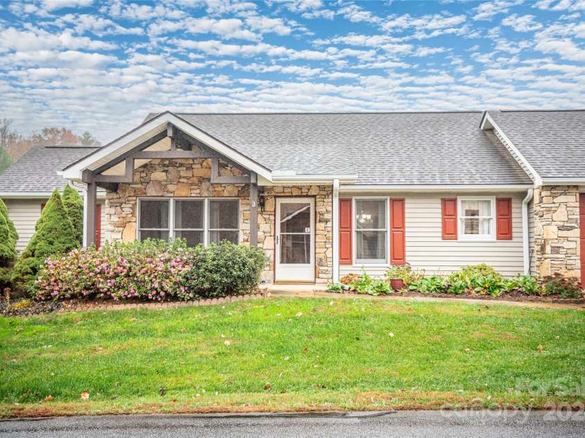 267 Rocky Mountain Way, Arden, NC 28704.  MLS# CAR4195301, YatesRealty ID 5363. 