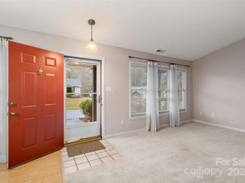 267 Rocky Mountain Way, Arden, NC 28704.  MLS# CAR4195301, YatesRealty ID 5363. 