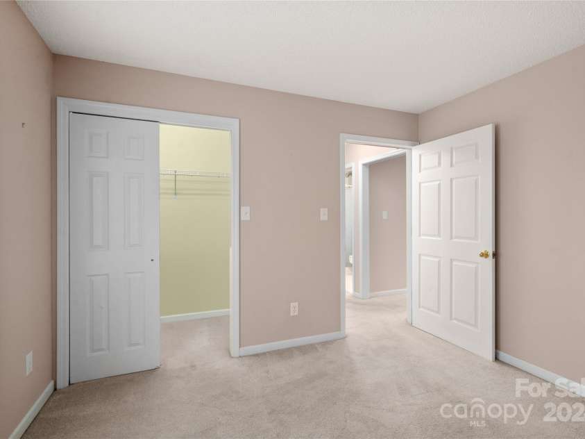 267 Rocky Mountain Way, Arden, NC 28704.  MLS# CAR4195301, YatesRealty ID 5363. 