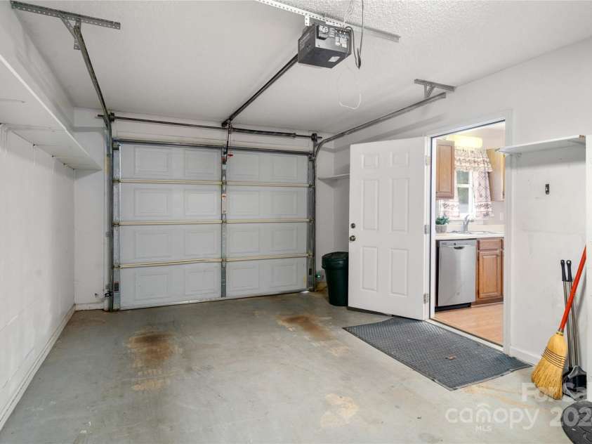 267 Rocky Mountain Way, Arden, NC 28704.  MLS# CAR4195301, YatesRealty ID 5363. 