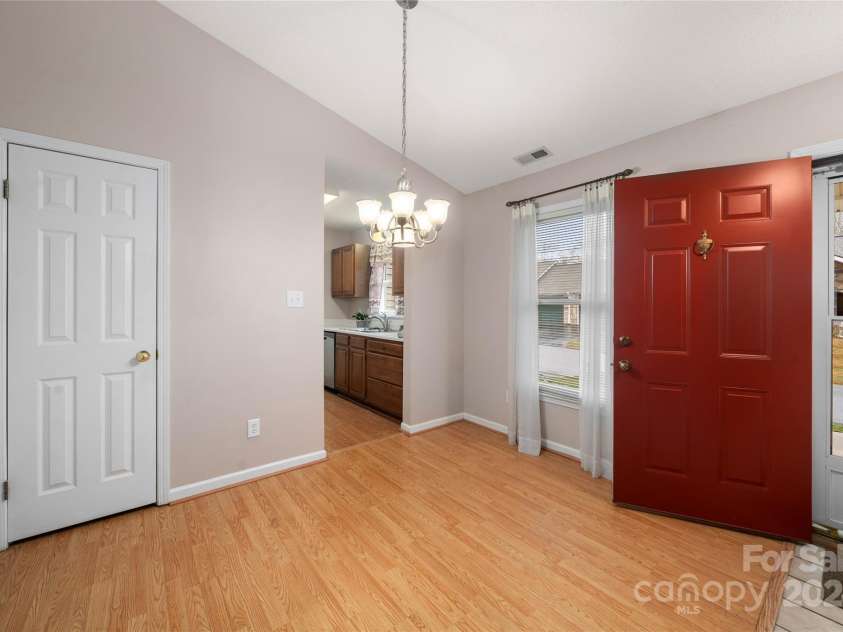 267 Rocky Mountain Way, Arden, NC 28704.  MLS# CAR4195301, YatesRealty ID 5363. Dinning room