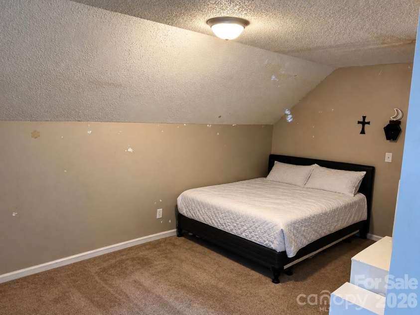 3513 Joel Turner Drive, Charlotte, NC 28216.  MLS# CAR4428071, YatesRealty ID 53630. 