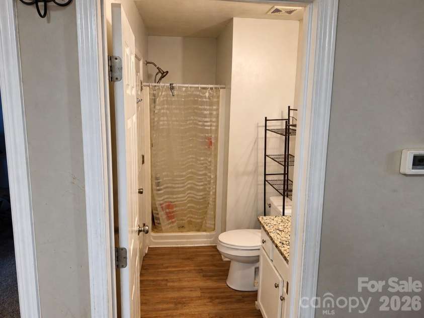 3513 Joel Turner Drive, Charlotte, NC 28216.  MLS# CAR4428071, YatesRealty ID 53630. 