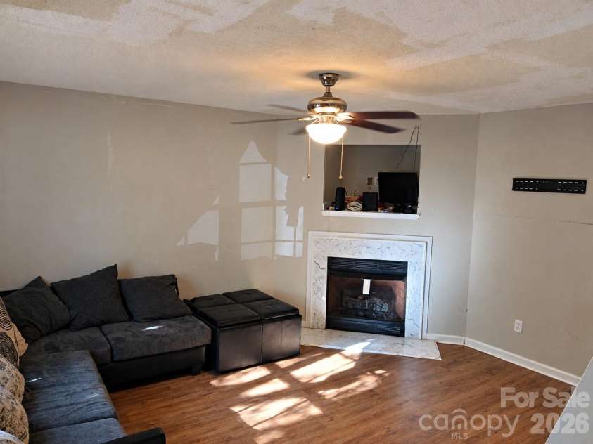 3513 Joel Turner Drive, Charlotte, NC 28216.  MLS# CAR4428071, YatesRealty ID 53630. 