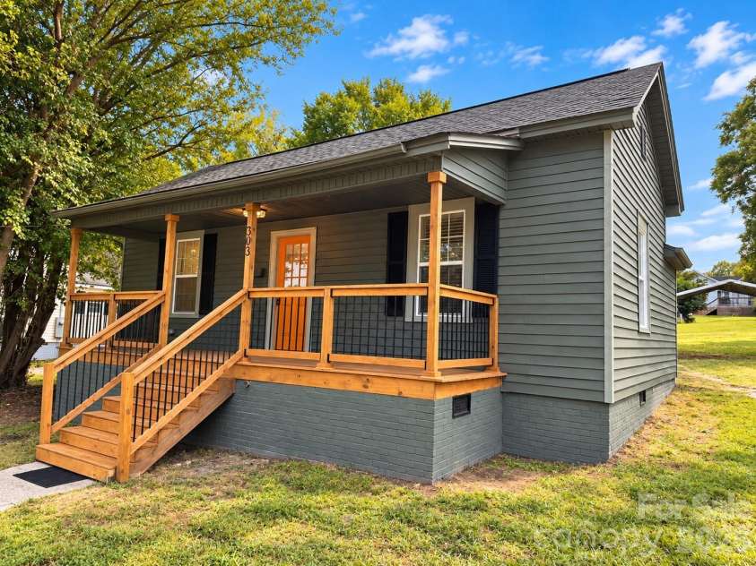 303 Rose Avenue, Kannapolis, NC 28083.  MLS# CAR4429536, YatesRealty ID 53631. 