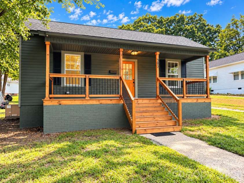 303 Rose Avenue, Kannapolis, NC 28083.  MLS# CAR4429536, YatesRealty ID 53631. 