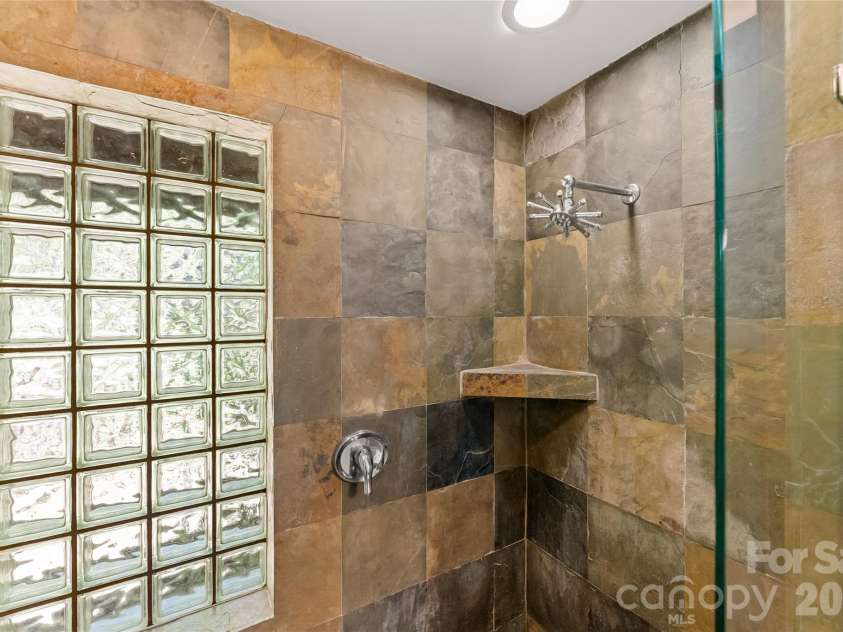26 Burnt Ridge Trail, Black Mountain, NC 28711.  MLS# CAR4401764, YatesRealty ID 53634. 