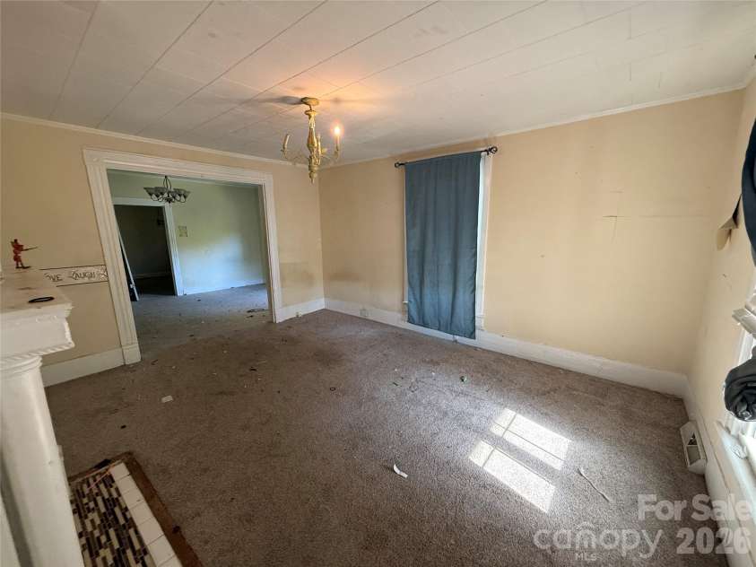 261 Iredell Avenue, Mooresville, NC 28115.  MLS# CAR4429457, YatesRealty ID 53637. 