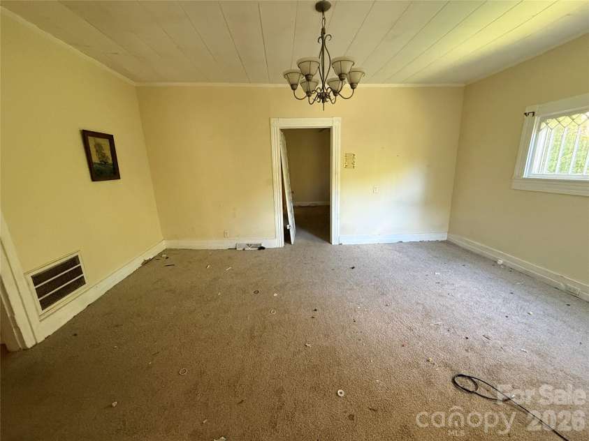 261 Iredell Avenue, Mooresville, NC 28115.  MLS# CAR4429457, YatesRealty ID 53637. 