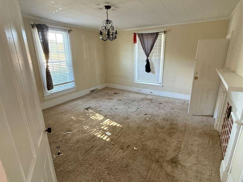 261 Iredell Avenue, Mooresville, NC 28115.  MLS# CAR4429457, YatesRealty ID 53637. 