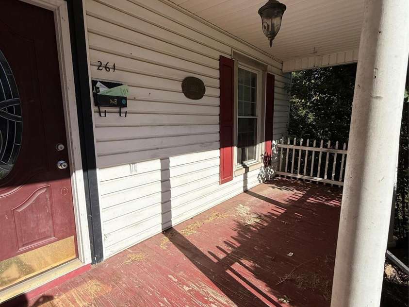 261 Iredell Avenue, Mooresville, NC 28115.  MLS# CAR4429457, YatesRealty ID 53637. 