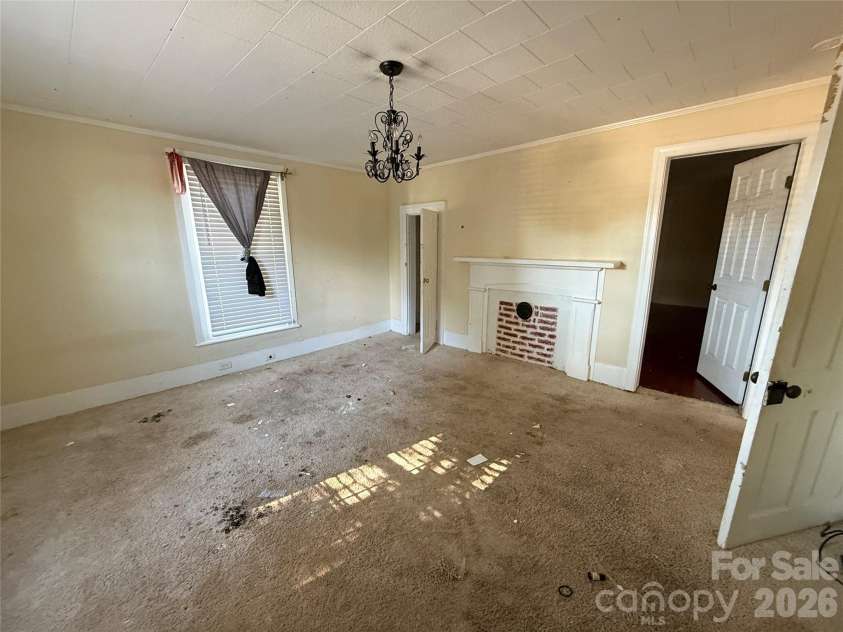 261 Iredell Avenue, Mooresville, NC 28115.  MLS# CAR4429457, YatesRealty ID 53637. 