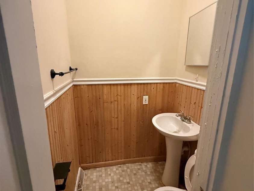261 Iredell Avenue, Mooresville, NC 28115.  MLS# CAR4429457, YatesRealty ID 53637. 