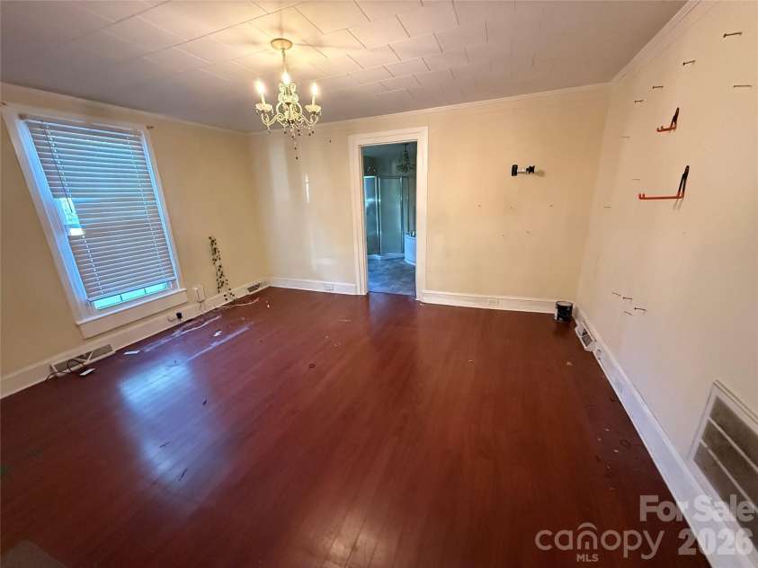 261 Iredell Avenue, Mooresville, NC 28115.  MLS# CAR4429457, YatesRealty ID 53637. 