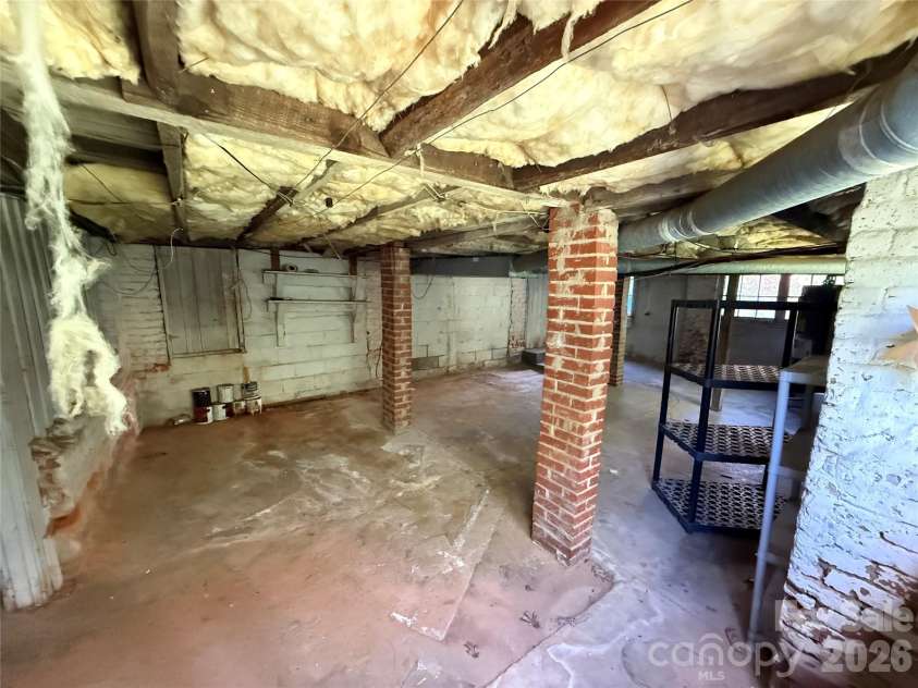 261 Iredell Avenue, Mooresville, NC 28115.  MLS# CAR4429457, YatesRealty ID 53637. 