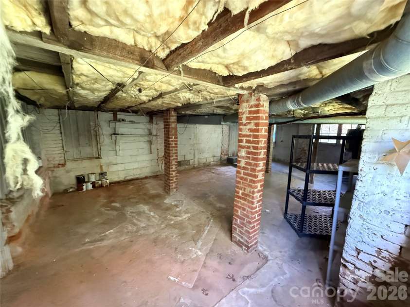 261 Iredell Avenue, Mooresville, NC 28115.  MLS# CAR4429457, YatesRealty ID 53637. 