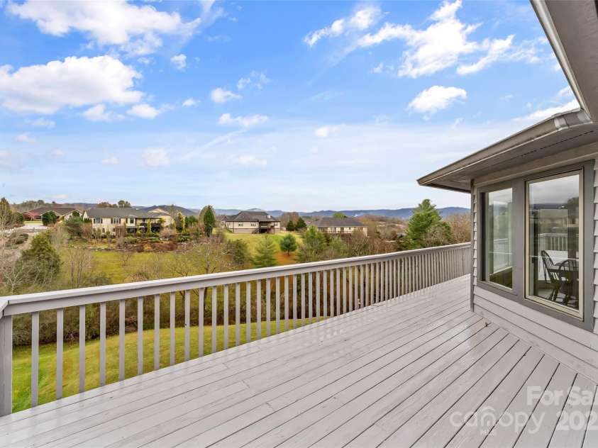 24 Loridon Drive, Weaverville, NC 28787.  MLS# CAR4186749, YatesRealty ID 5364. 