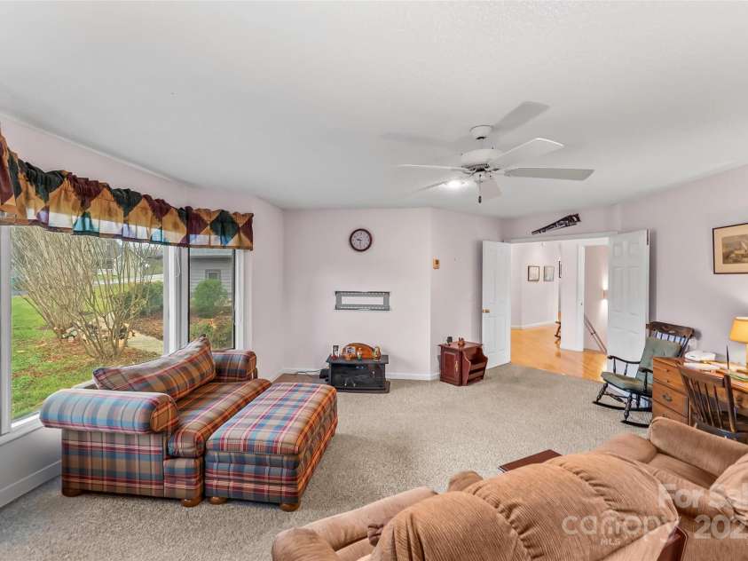 24 Loridon Drive, Weaverville, NC 28787.  MLS# CAR4186749, YatesRealty ID 5364. 