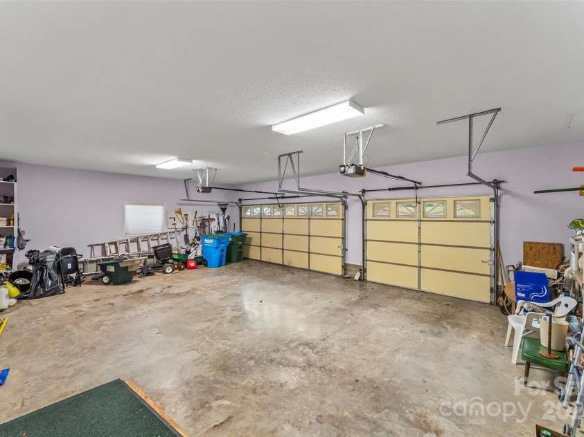 24 Loridon Drive, Weaverville, NC 28787.  MLS# CAR4186749, YatesRealty ID 5364. 