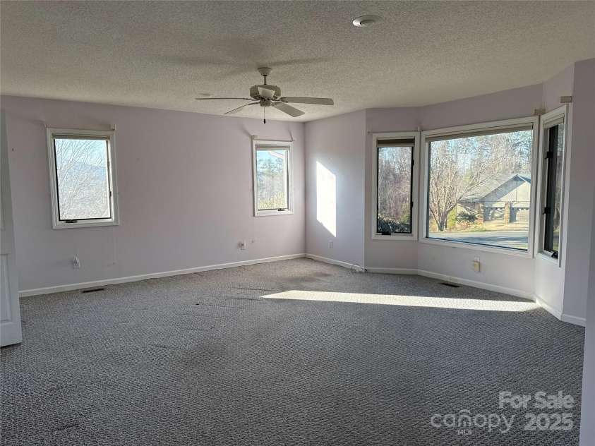 24 Loridon Drive, Weaverville, NC 28787.  MLS# CAR4186749, YatesRealty ID 5364. 