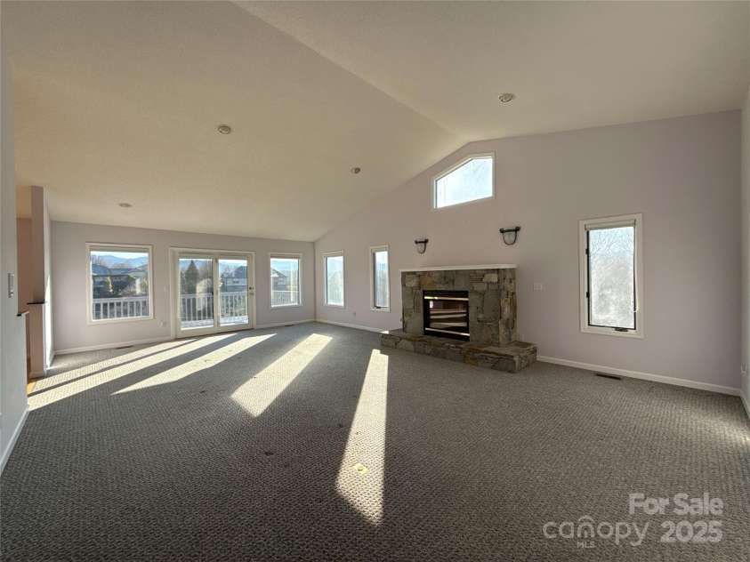 24 Loridon Drive, Weaverville, NC 28787.  MLS# CAR4186749, YatesRealty ID 5364. 