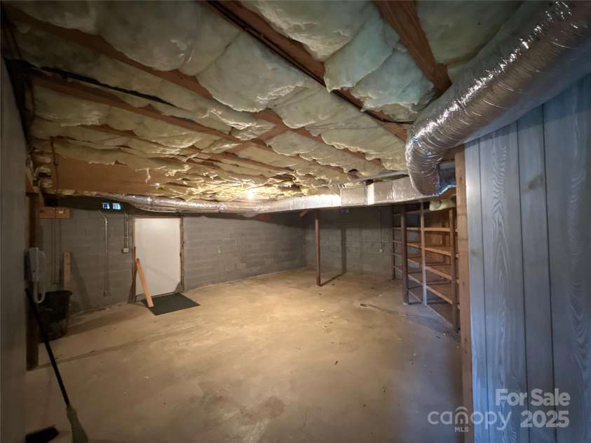 24 Loridon Drive, Weaverville, NC 28787.  MLS# CAR4186749, YatesRealty ID 5364. 