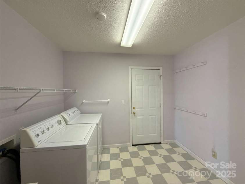 24 Loridon Drive, Weaverville, NC 28787.  MLS# CAR4186749, YatesRealty ID 5364. 