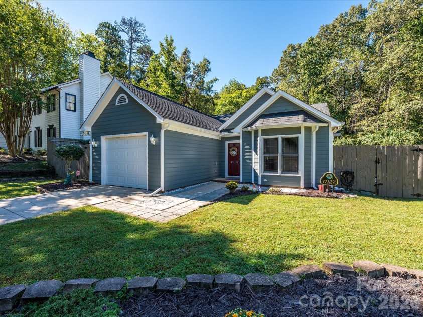 11127 Atrium Way, Matthews, NC 28105.  MLS# CAR4429454, YatesRealty ID 53644. 