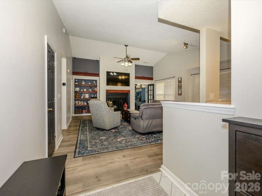 11127 Atrium Way, Matthews, NC 28105.  MLS# CAR4429454, YatesRealty ID 53644. 