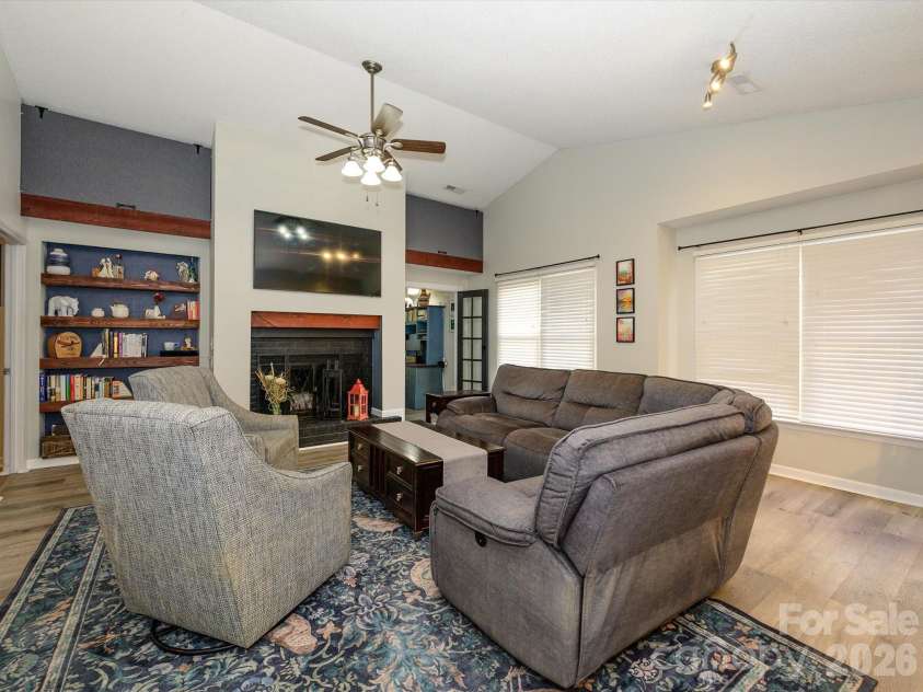 11127 Atrium Way, Matthews, NC 28105.  MLS# CAR4429454, YatesRealty ID 53644. 